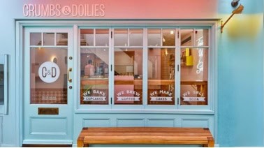 Crumbs & Doilies Logo